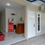RedDoorz Hostel near Kota Lama Semarang