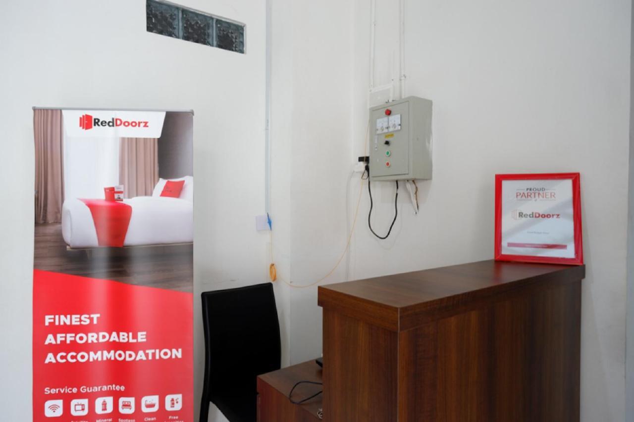Wisma tamu Reddoorz Near Kota Semarang
